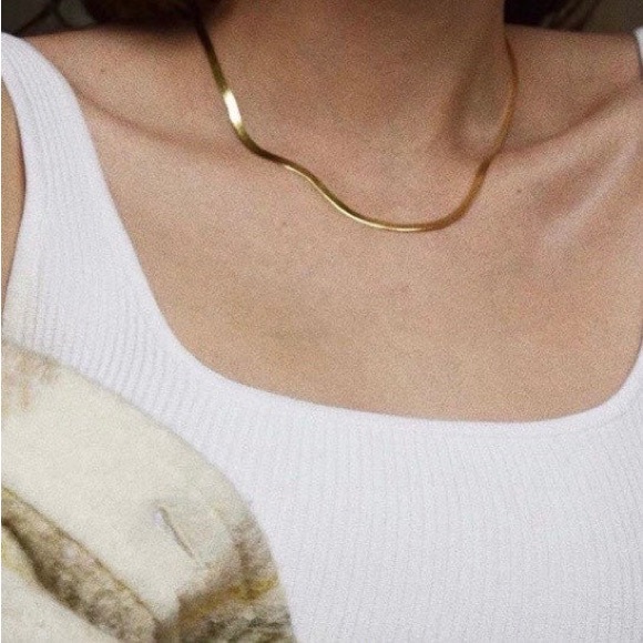 🔥18K Gold Snake Chain Herringbone Necklace - Picture 3 of 6